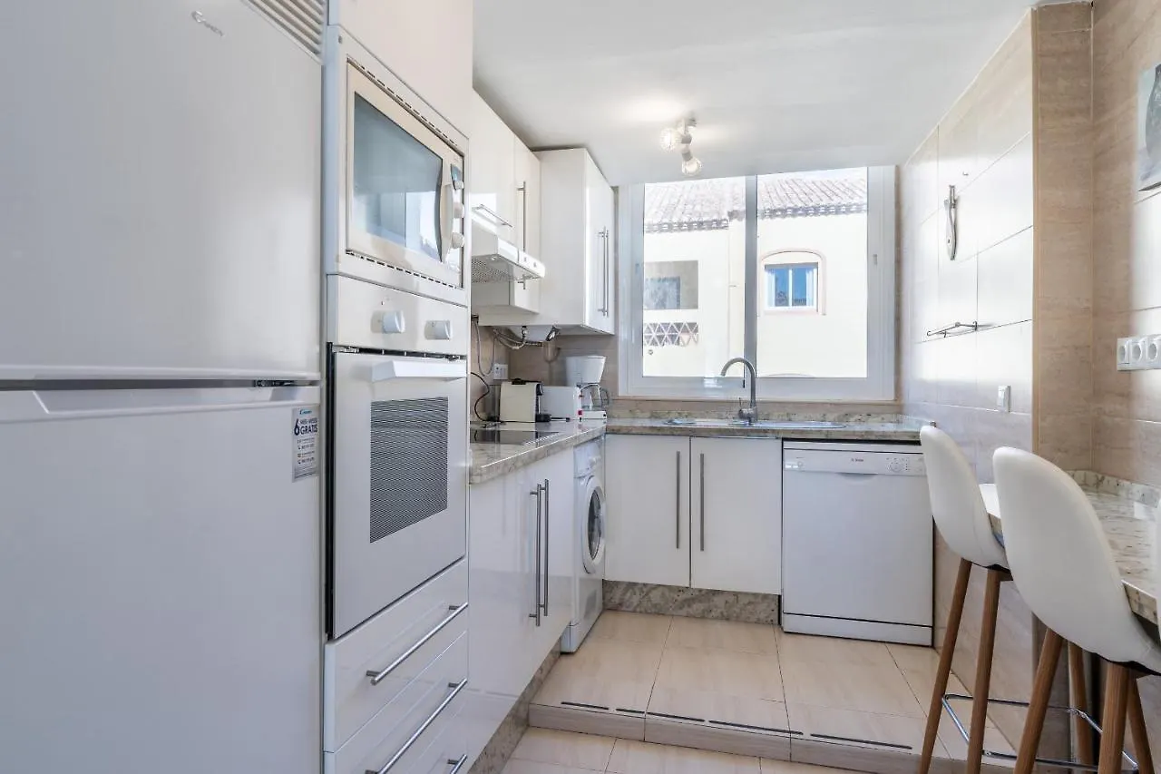 Dona Lola Patricia - Spacious 3 Bedroom Top Floor Apartment With Uninterrupted Sea Views - Only A Few Meters To Calahonda Beach - Costa Del Sol - Cs188 Mijas 0*,