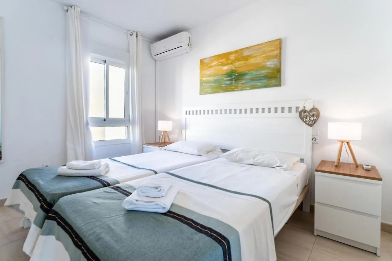 Dona Lola Patricia: Beachfront Calahonda Penthouse with Sea Views Mijas Apartment